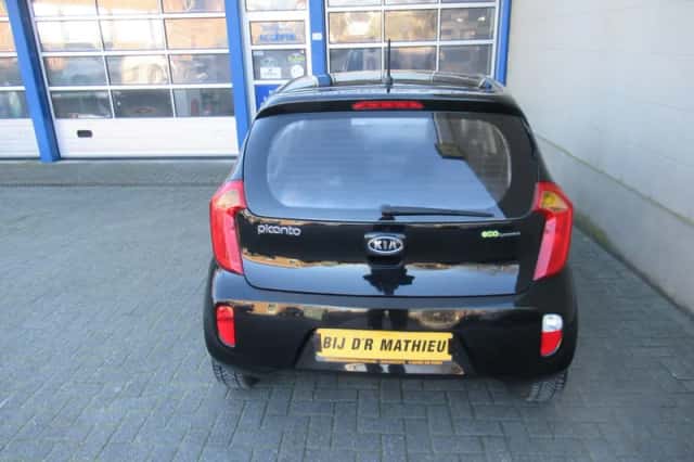 Kia Picanto (2011) thumbnail 3