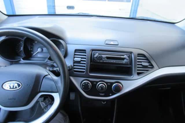 Kia Picanto (2011) thumbnail 5