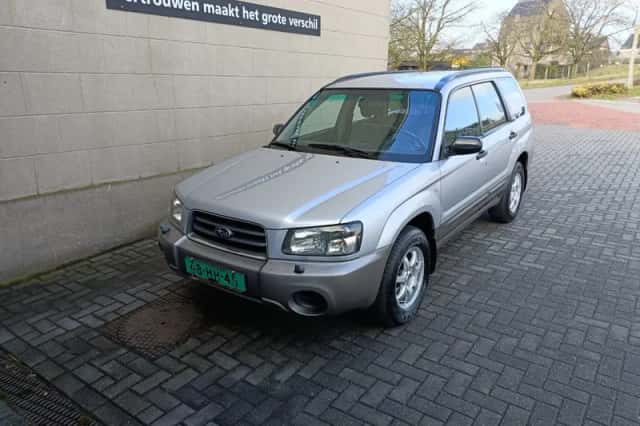 Subaru Forester (2003) thumbnail 2