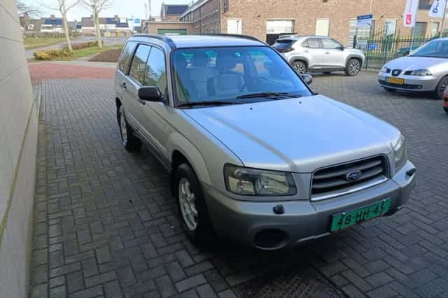 Subaru Forester (2003) thumbnail 3