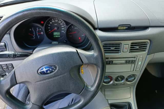 Subaru Forester (2003) thumbnail 5