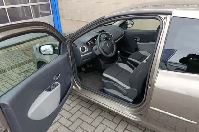 Renault Clio (2012) thumbnail 5