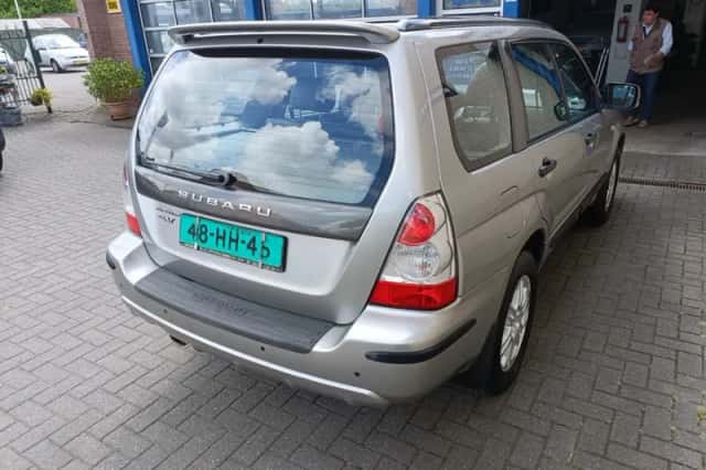 Subaru Forester (2005) thumbnail 5