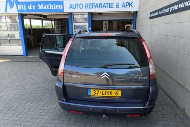 Citroën C4 (2008) thumbnail 3