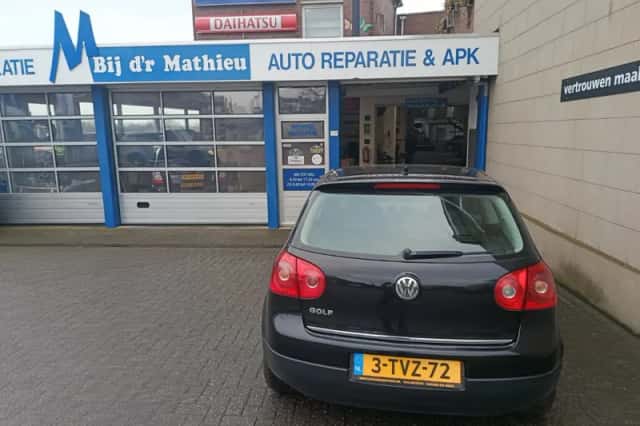 Volkswagen Golf (2008) thumbnail 5