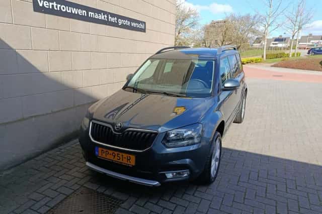 Škoda Yeti (2016) thumbnail 3