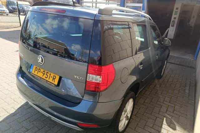 Škoda Yeti (2016) thumbnail 5