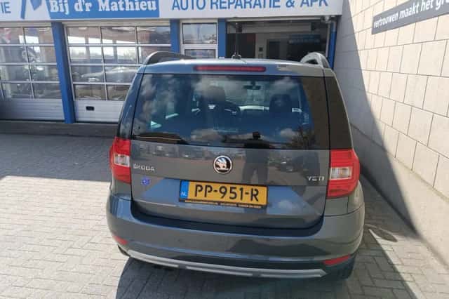 Škoda Yeti (2016) thumbnail 6