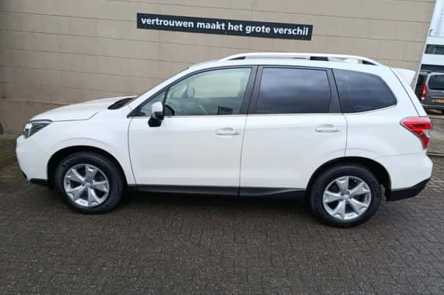 Subaru Forester (2017) thumbnail 1
