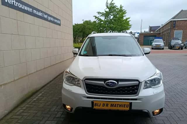Subaru Forester (2017) thumbnail 2