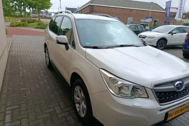 Subaru Forester (2017) thumbnail 3