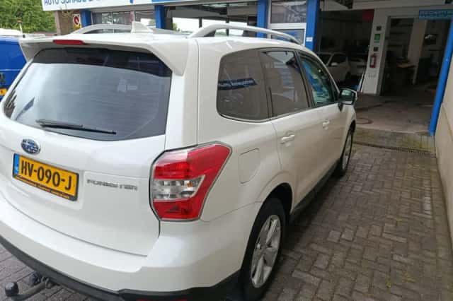 Subaru Forester (2017) thumbnail 4