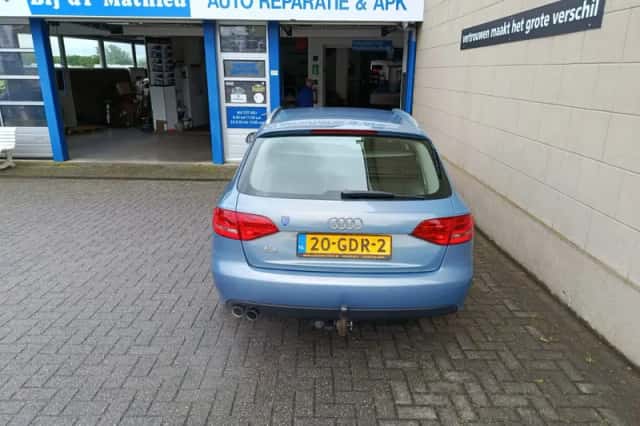 Audi A4 (2008) thumbnail 3