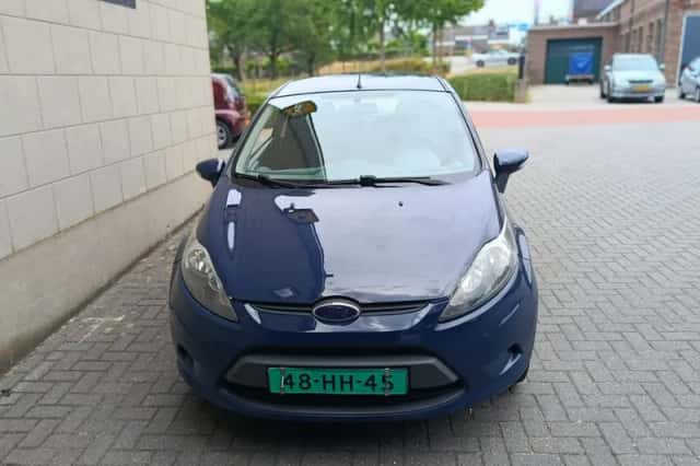 Ford Fiesta (2009) thumbnail 2
