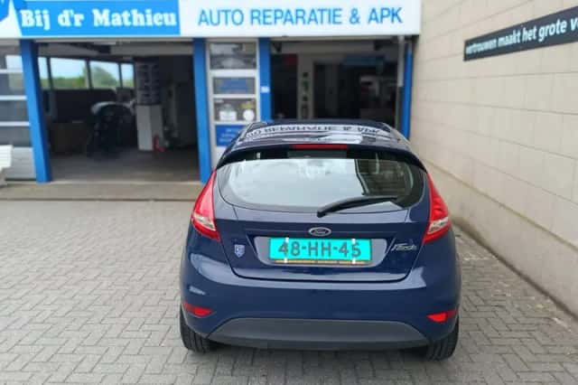 Ford Fiesta (2009) thumbnail 3
