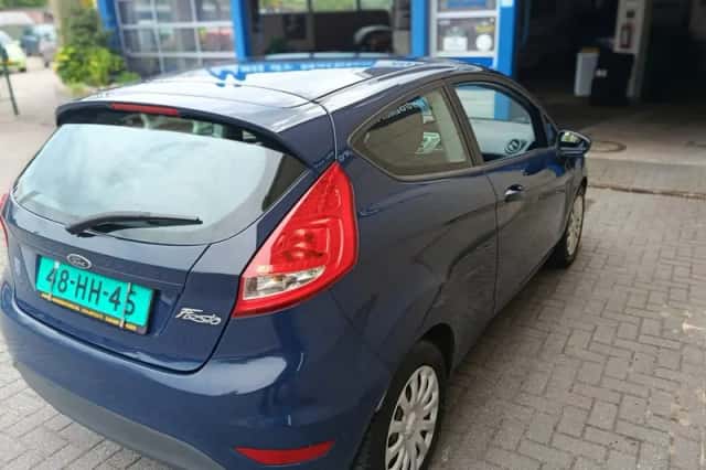 Ford Fiesta (2009) thumbnail 4