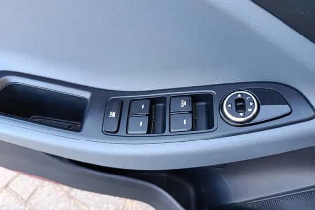 Hyundai i20 (2015) thumbnail 5