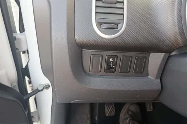 Suzuki Splash (2012) thumbnail 5