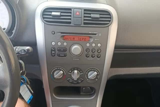Suzuki Splash (2012) thumbnail 6