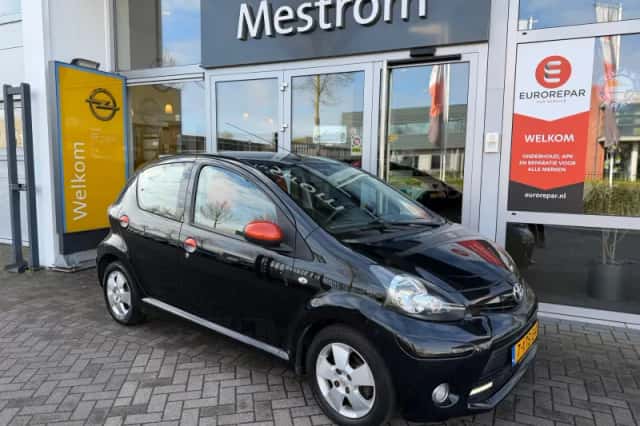 Toyota Aygo (2012) thumbnail 1