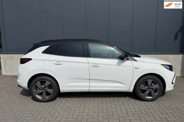 Opel Grandland (2023) thumbnail 1