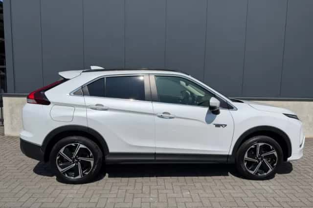 Mitsubishi Eclipse Cross (2022) thumbnail 1