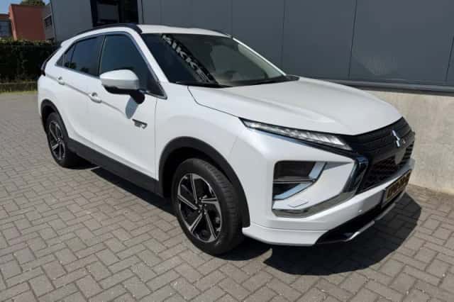 Mitsubishi Eclipse Cross (2022) thumbnail 2