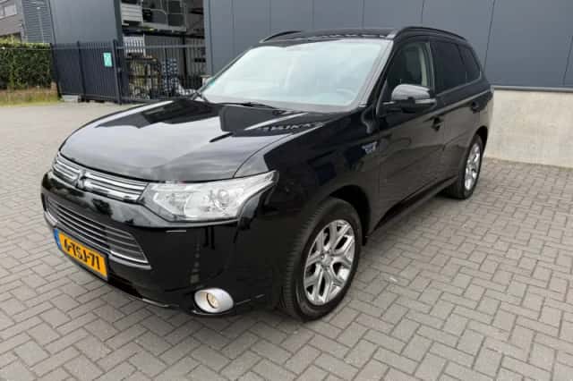 Mitsubishi Outlander (2014) thumbnail 6