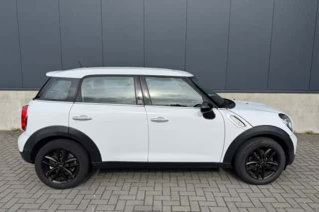 MINI Countryman (2013) thumbnail 1