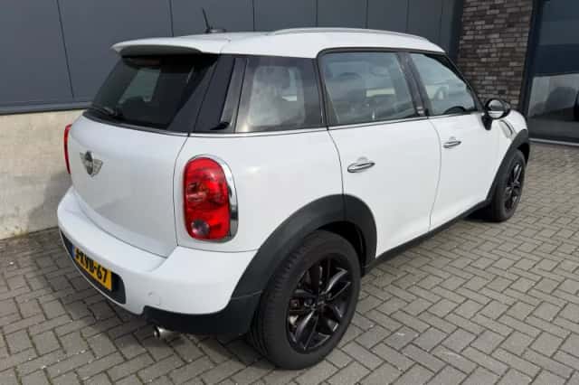 MINI Countryman (2013) thumbnail 4