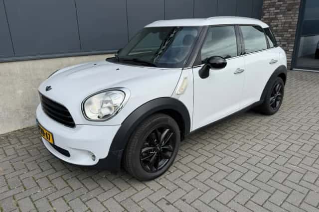 MINI Countryman (2013) thumbnail 6