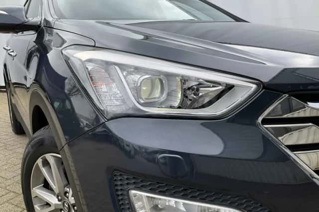 Hyundai Santa Fe (2013) thumbnail 6