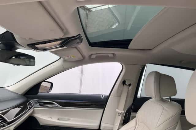 BMW 7-Serie (2020) thumbnail 4