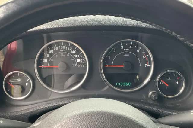 Jeep Wrangler (2011) thumbnail 6