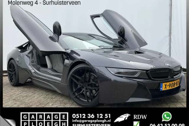 BMW i8 (2015) thumbnail 1