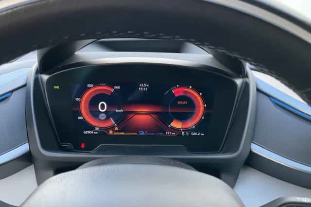 BMW i8 (2015) thumbnail 6