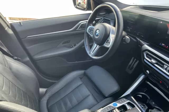 BMW i4 (2023) thumbnail 3