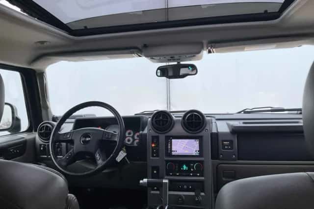 Hummer H2 (2004) thumbnail 4