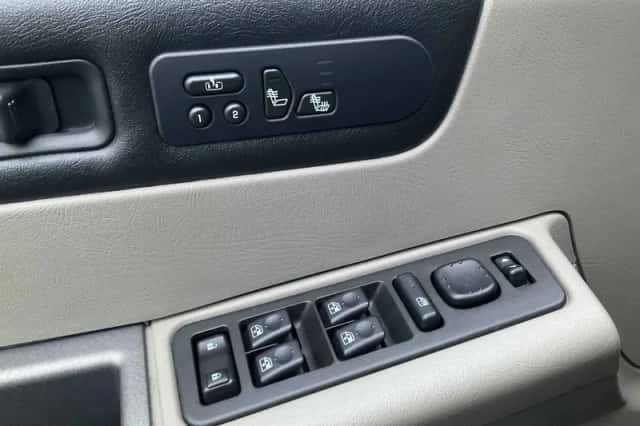 Hummer H2 (2004) thumbnail 6