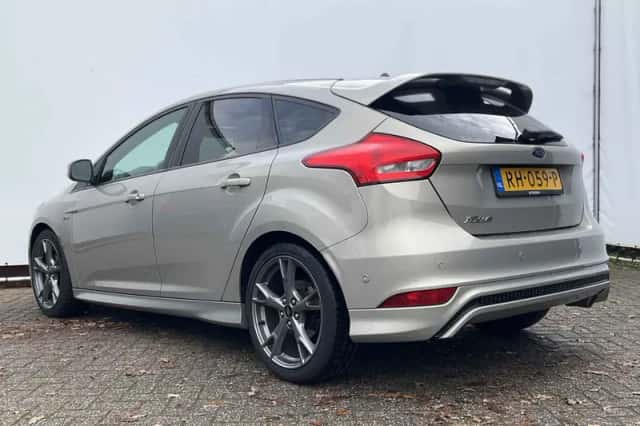 Ford Focus (2017) thumbnail 2