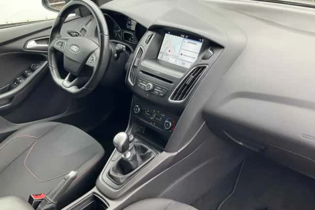 Ford Focus (2017) thumbnail 3
