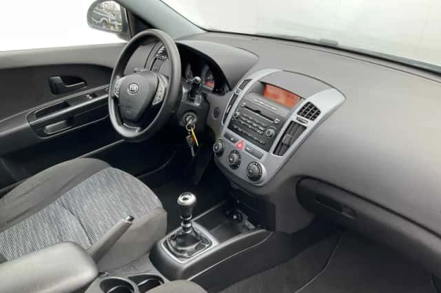 Kia Ceed (2009) thumbnail 3