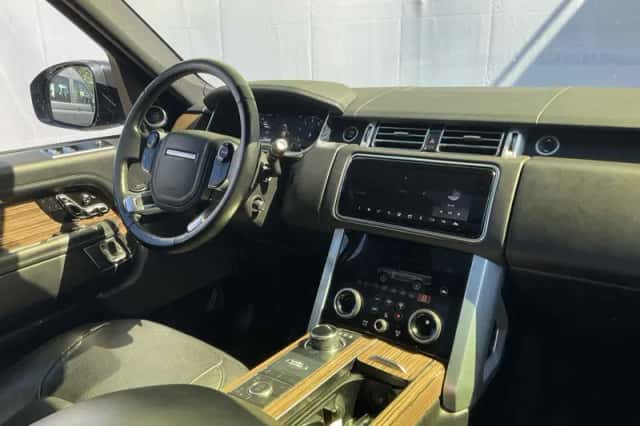 Land Rover Range Rover (2018) thumbnail 3