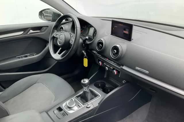 Audi A3 (2019) thumbnail 3