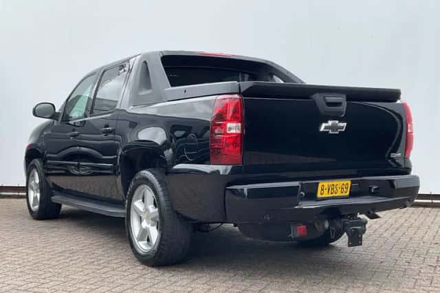 Chevrolet Avalanche (2009) thumbnail 2