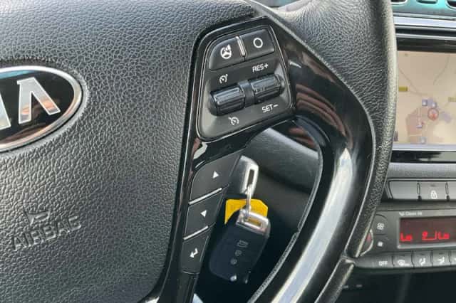 Kia Ceed (2015) thumbnail 4