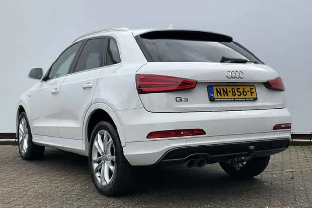Audi Q3 (2015) thumbnail 2