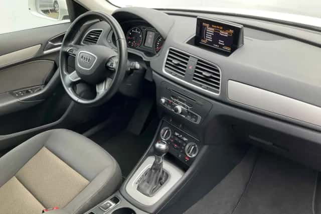 Audi Q3 (2015) thumbnail 3