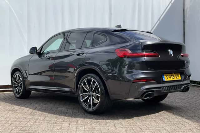 BMW X4 (2019) thumbnail 2