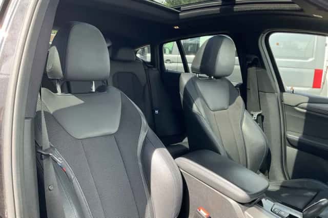 BMW X4 (2019) thumbnail 4